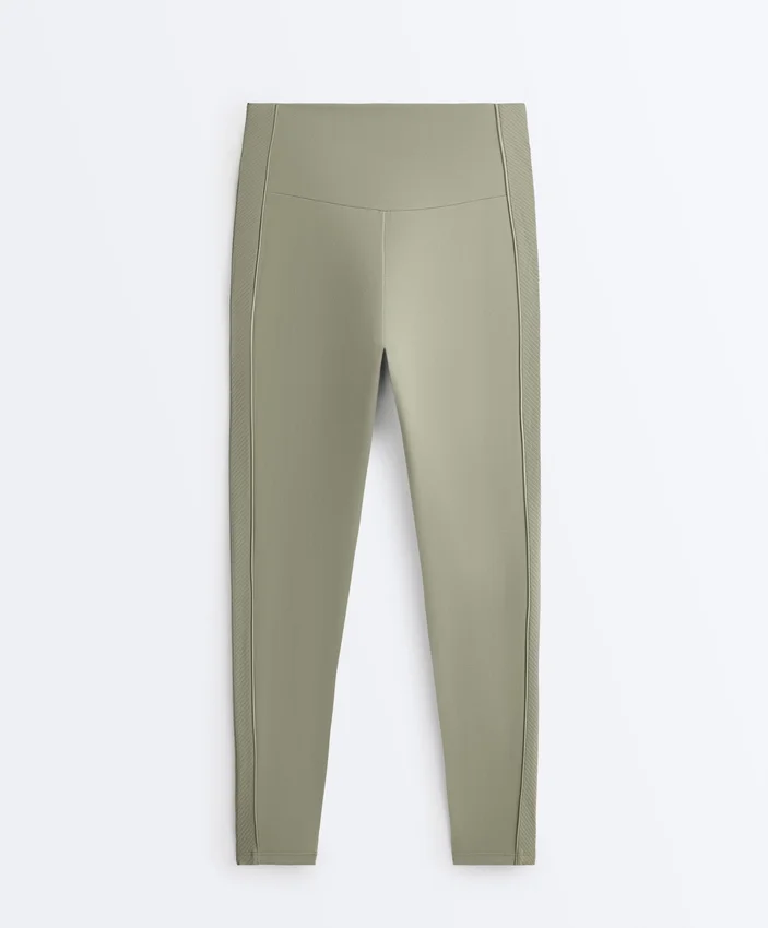 Leggings Comfortlux de cintura alta com cano até ao tornozelo Leggings Comfortlux de cintura alta com cano até ao tornozelo