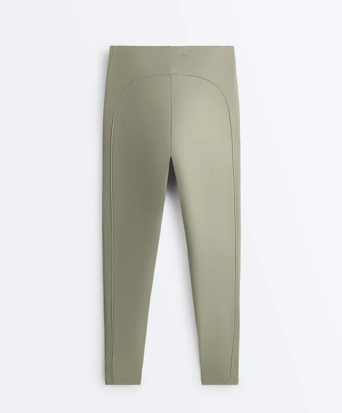Leggings Comfortlux de cintura alta com cano até ao tornozelo Leggings Comfortlux de cintura alta com cano até ao tornozelo