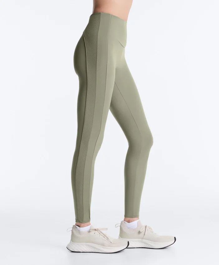 Leggings Comfortlux de cintura alta com cano até ao tornozelo Leggings Comfortlux de cintura alta com cano até ao tornozelo