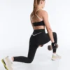Leggings de cintura alta até ao tornozelo Perfect-Adapt com detalhes contrastantes Leggings de cintura alta até ao tornozelo Perfect-Adapt com detalhes contrastantes