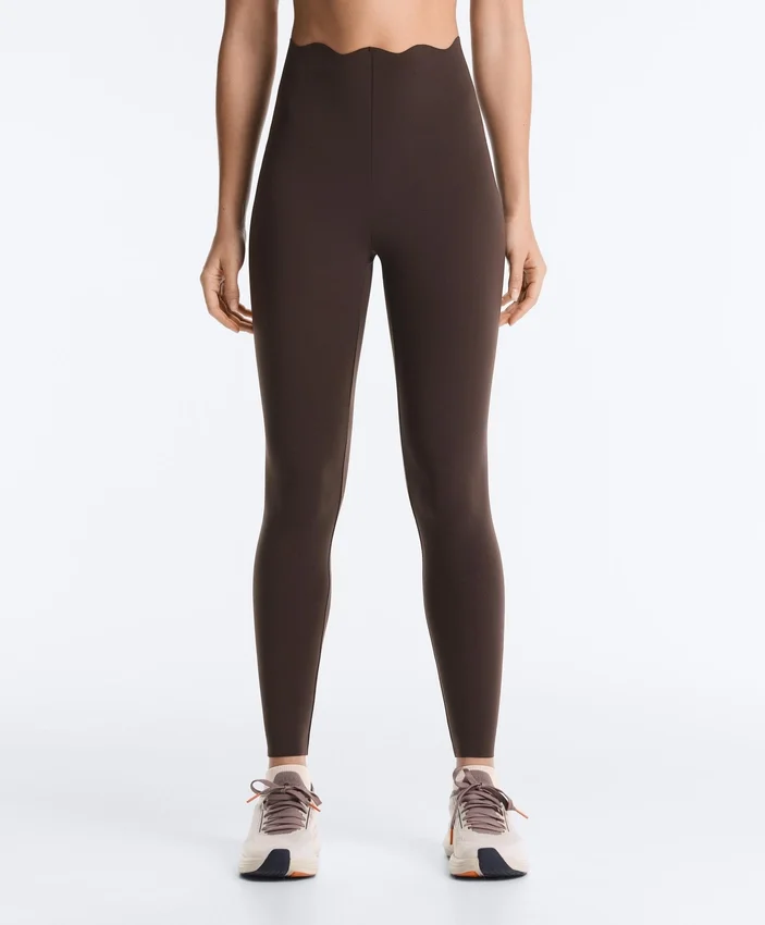 Leggings de cintura alta com controlo Core Control do tronco, comprimento até ao tornozelo e detalhe ondulado Leggings de cintura alta com controlo Core Control do tronco, comprimento até ao tornozelo e detalhe ondulado