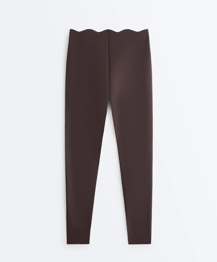 Leggings de cintura alta com controlo Core Control do tronco, comprimento até ao tornozelo e detalhe ondulado Leggings de cintura alta com controlo Core Control do tronco, comprimento até ao tornozelo e detalhe ondulado