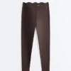 Leggings de cintura alta com controlo Core Control do tronco, comprimento até ao tornozelo e detalhe ondulado Leggings de cintura alta com controlo Core Control do tronco, comprimento até ao tornozelo e detalhe ondulado