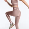 Leggings de cintura alta, Compressive, com Core Control e comprimento até ao tornozelo, com detalhes contrastantes Leggings de cintura alta, Compressive, com Core Control e comprimento até ao tornozelo, com detalhes contrastantes