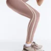 Leggings de cintura alta, Compressive, com Core Control e comprimento até ao tornozelo, com detalhes contrastantes Leggings de cintura alta, Compressive, com Core Control e comprimento até ao tornozelo, com detalhes contrastantes