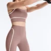 Leggings de cintura alta, Compressive, com Core Control e comprimento até ao tornozelo, com detalhes contrastantes Leggings de cintura alta, Compressive, com Core Control e comprimento até ao tornozelo, com detalhes contrastantes