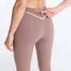 Leggings de cintura alta, Compressive, com Core Control e comprimento até ao tornozelo, com detalhes contrastantes Leggings de cintura alta, Compressive, com Core Control e comprimento até ao tornozelo, com detalhes contrastantes