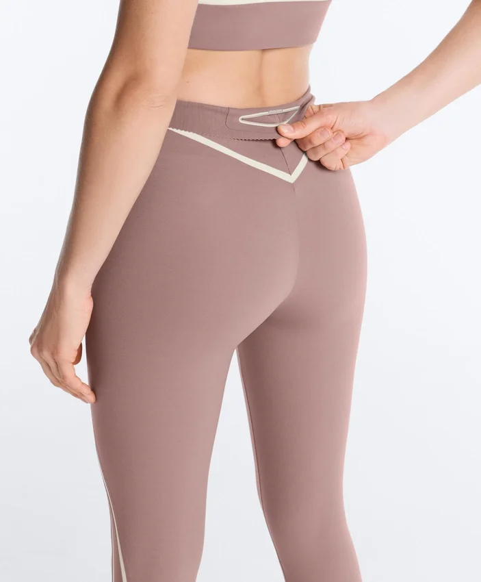 Leggings de cintura alta, Compressive, com Core Control e comprimento até ao tornozelo, com detalhes contrastantes Leggings de cintura alta, Compressive, com Core Control e comprimento até ao tornozelo, com detalhes contrastantes