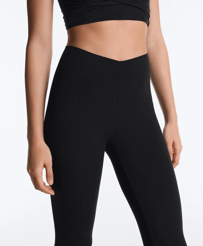 Leggings de cintura alta, comprimento até ao tornozelo, Light Touch e corte em V, 65 cm Leggings de cintura alta, comprimento até ao tornozelo, Light Touch e corte em V, 65 cm