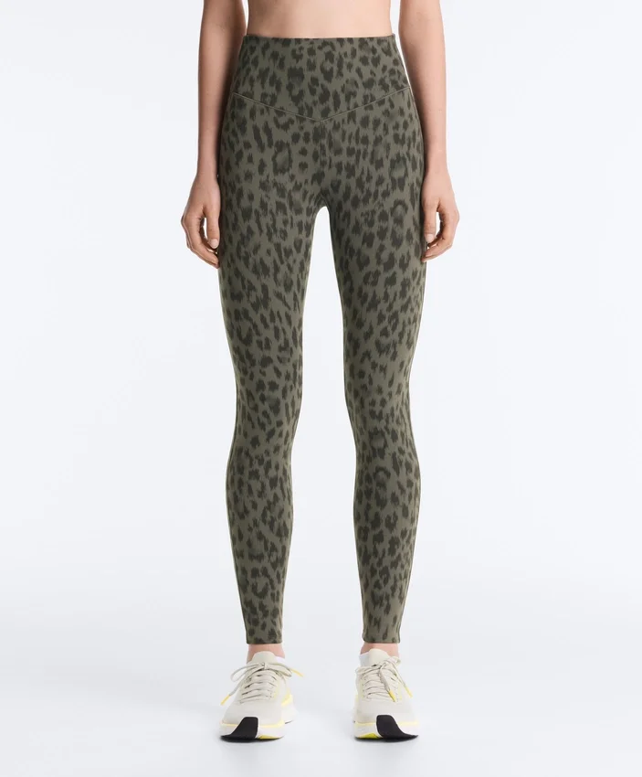 Leggings Evermove com estampa de leopardo, cintura alta e comprimento até ao tornozelo Leggings Evermove com estampa de leopardo, cintura alta e comprimento até ao tornozelo
