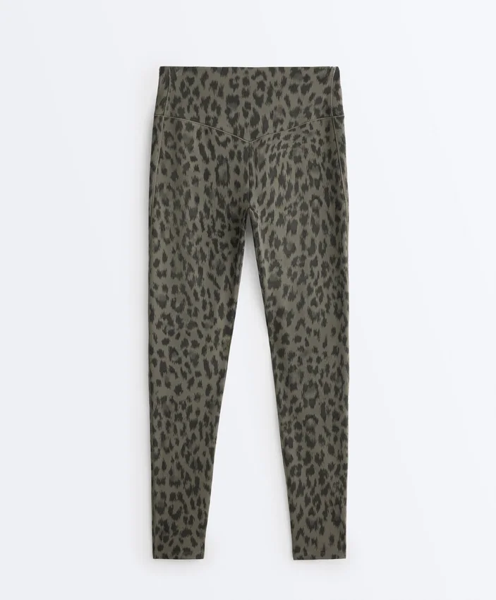 Leggings Evermove com estampa de leopardo, cintura alta e comprimento até ao tornozelo Leggings Evermove com estampa de leopardo, cintura alta e comprimento até ao tornozelo
