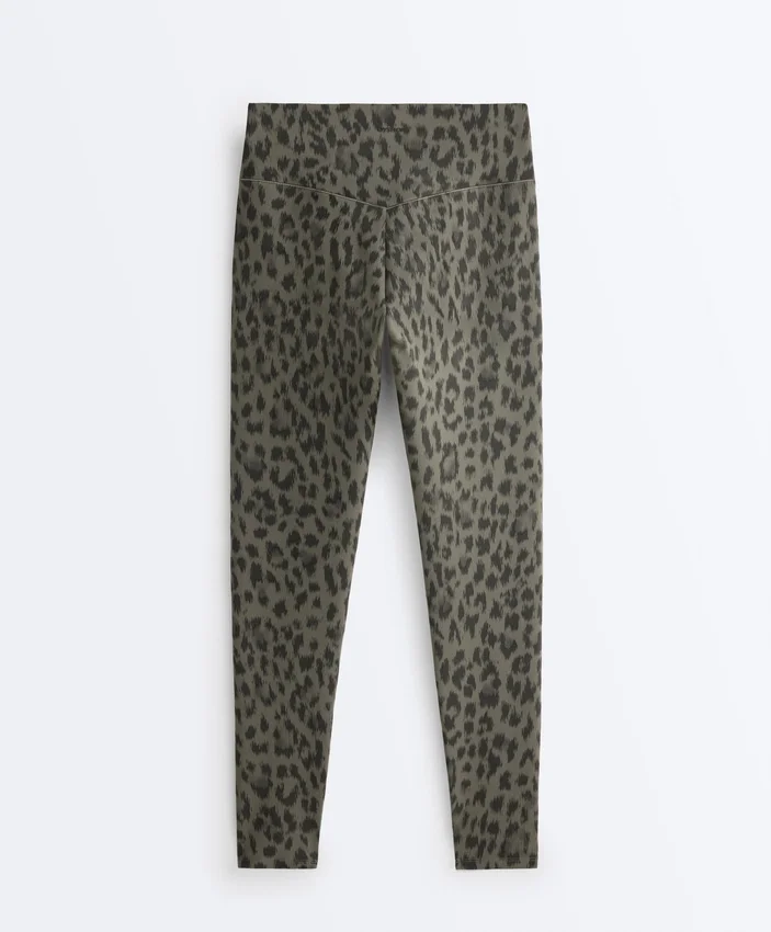 Leggings Evermove com estampa de leopardo, cintura alta e comprimento até ao tornozelo Leggings Evermove com estampa de leopardo, cintura alta e comprimento até ao tornozelo