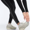 Leggings refletoras de cintura alta, Compressive e com Core Control, até ao tornozelo Leggings refletoras de cintura alta, Compressive e com Core Control, até ao tornozelo