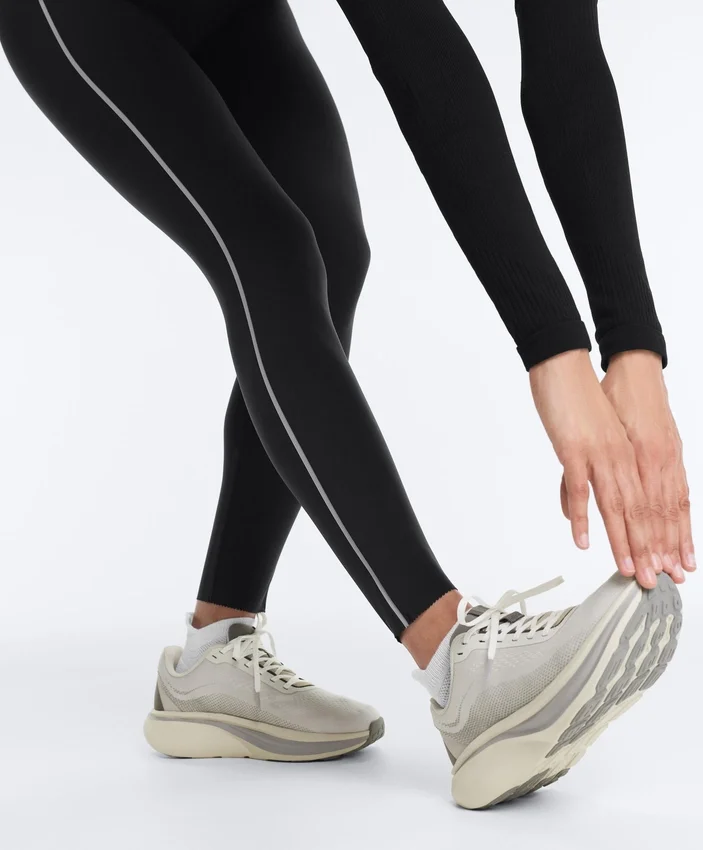 Leggings refletoras de cintura alta, Compressive e com Core Control, até ao tornozelo Leggings refletoras de cintura alta, Compressive e com Core Control, até ao tornozelo