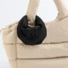 Mini bolsa a tiracolo acolchoada