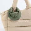 Mini bolsa a tiracolo acolchoada