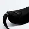 Mini bolsa a tiracolo acolchoada
