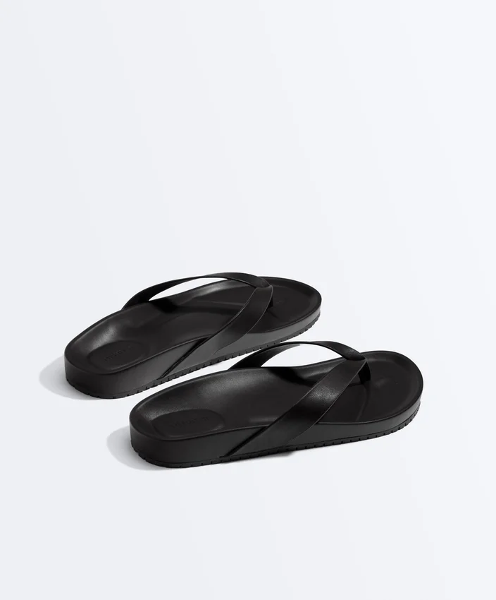 Sandália de sapatos rasos com tiras Sandália de sapatos rasos com tiras