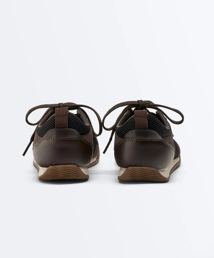 Sapatilhas em malha com materiais mistos Sapatilhas em malha com materiais mistos