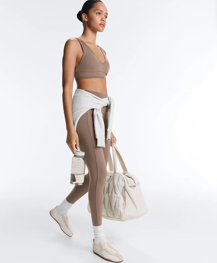 Sutiã desportivo Comfortlux de suporte médio com bainha em ponto de alinhavo Sutiã desportivo Comfortlux de suporte médio com bainha em ponto de alinhavo