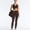 Sutiã desportivo compressivo de suporte médio com padrão ondulado Sutiã desportivo compressivo de suporte médio com padrão ondulado