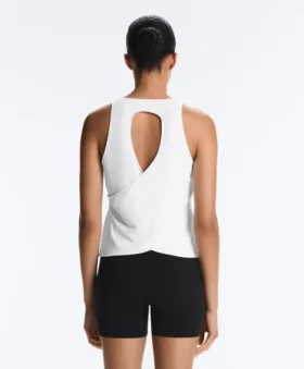 T-shirt Comfortlux com costas cruzadas