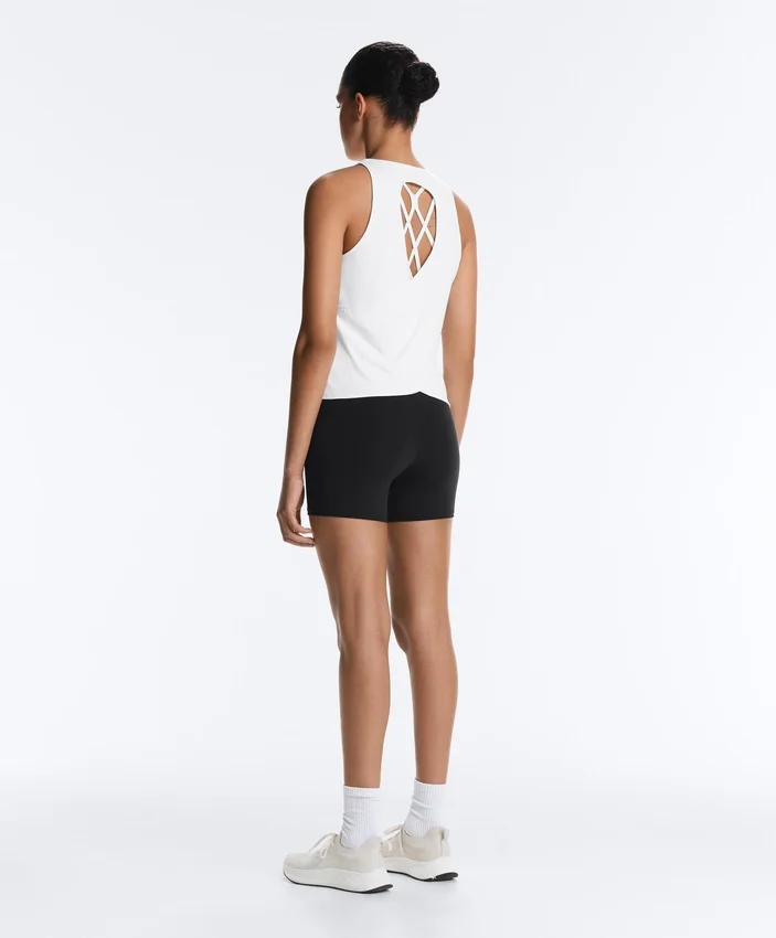 T-shirt Comfortlux com costas cruzadas T-shirt Comfortlux com costas cruzadas