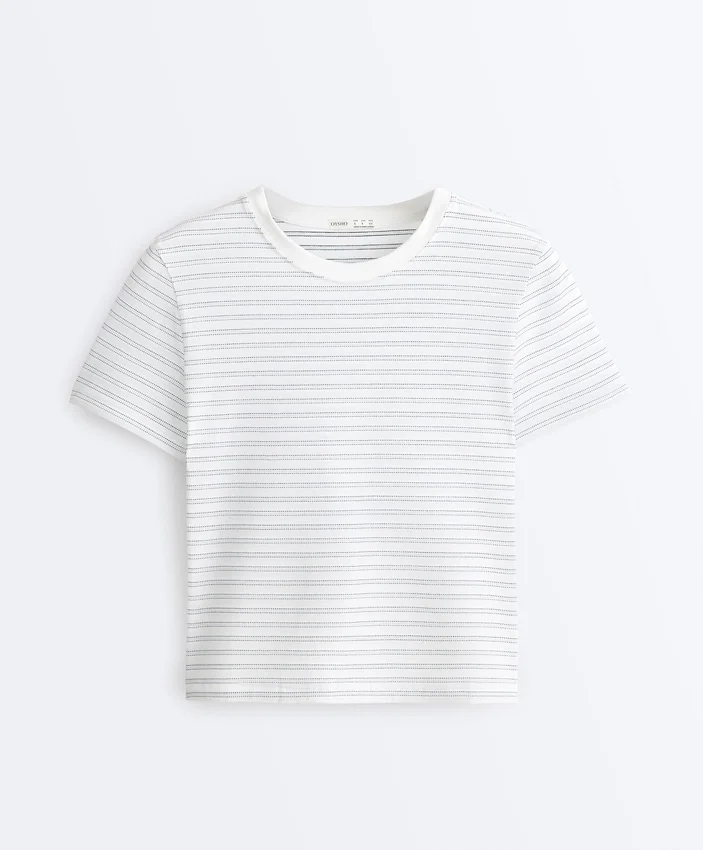 T-shirt de corte regular em mistura de algodão com riscas T-shirt de corte regular em mistura de algodão com riscas