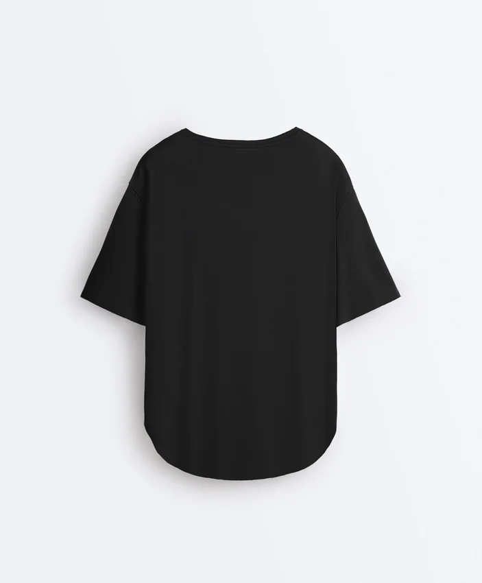 T-shirt de manga curta em mistura de modal com bainha traseira arredondada T-shirt de manga curta em mistura de modal com bainha traseira arredondada