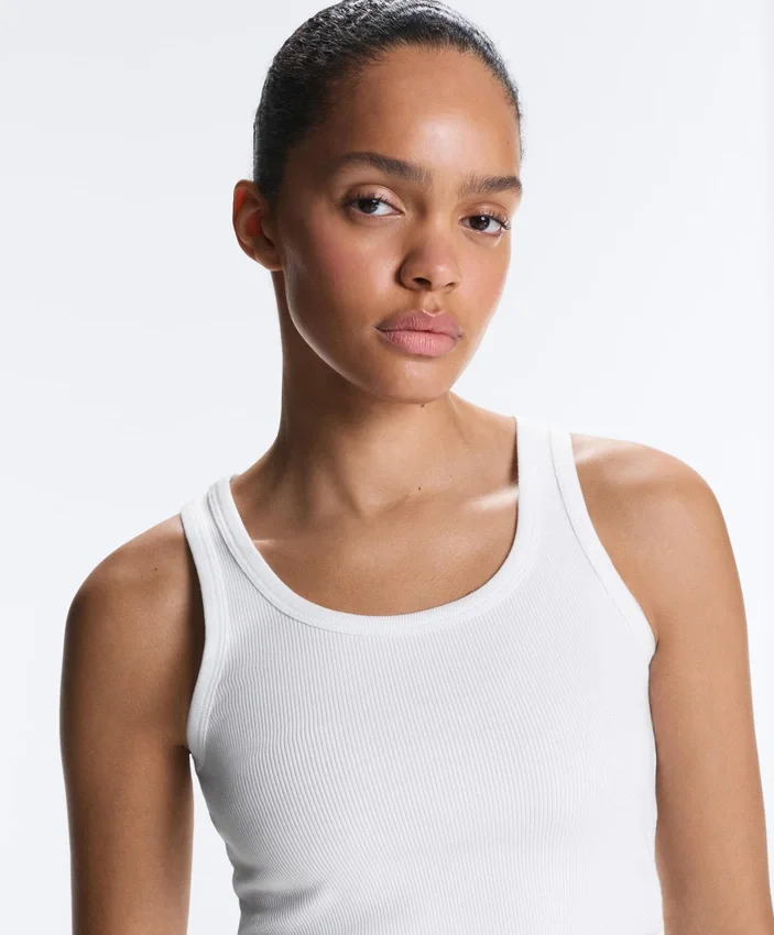 T-shirt justa com alças em canelado, em algodão e modal T-shirt justa com alças em canelado, em algodão e modal
