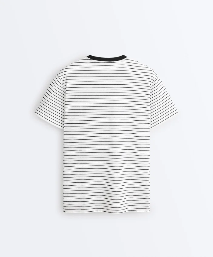 T-shirt oversize de manga curta em mistura de algodão com riscas contrastantes T-shirt oversize de manga curta em mistura de algodão com riscas contrastantes