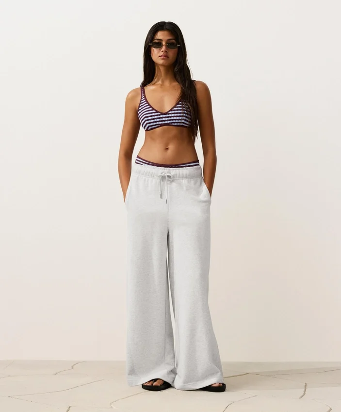 Top de biquíni com alças, às costas, com textura às riscas Top de biquíni com alças, às costas, com textura às riscas