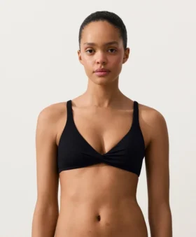 Top de biquíni com laço nas costas e decote halter em piqué Top de biquíni com laço nas costas e decote halter em piqué
