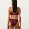 Top de biquíni halter em jacquard de mini xadrez Top de biquíni halter em jacquard de mini xadrez