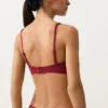 Top de biquíni halter em jacquard geométrico Top de biquíni halter em jacquard geométrico