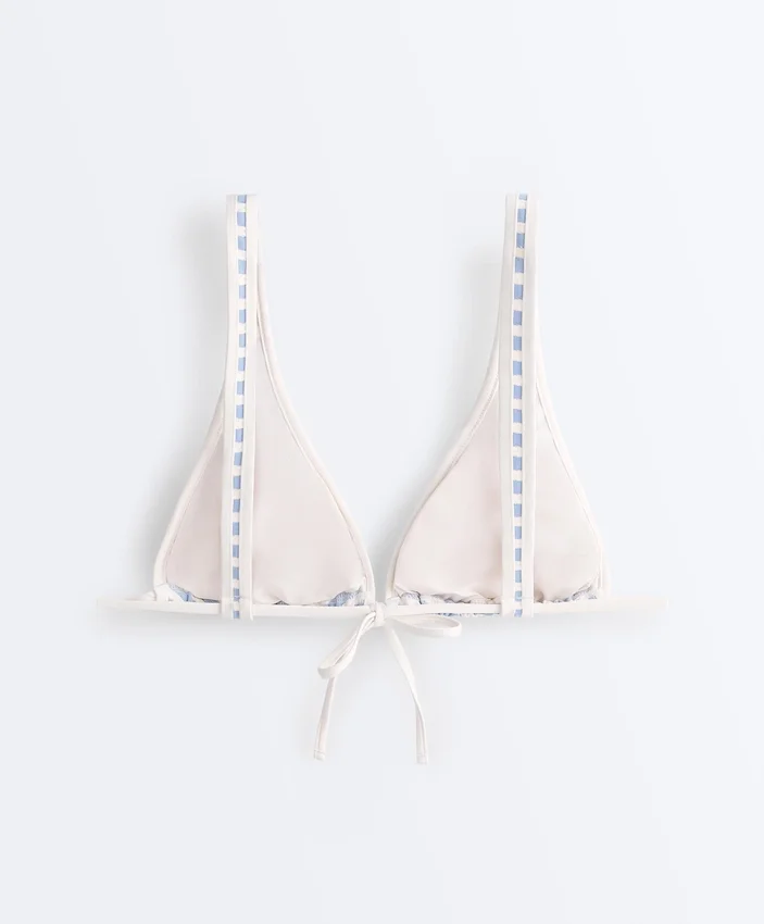 Top de biquíni triangular com alças halter e textura às riscas Top de biquíni triangular com alças halter e textura às riscas