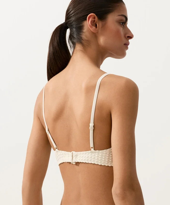 Top de biquíni triangular em croché com textura bolha Top de biquíni triangular em croché com textura bolha