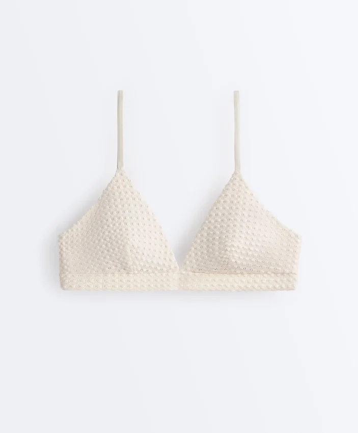 Top de biquíni triangular em croché com textura bolha Top de biquíni triangular em croché com textura bolha