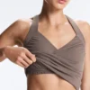 Tops Comfortlux sem mangas com corte cruzado Tops Comfortlux sem mangas com corte cruzado