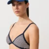 Tops de biquíni triangulares com riscas texturizadas Tops de biquíni triangulares com riscas texturizadas