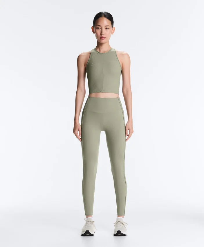 Tops sem mangas Comfortlux com decote halter Tops sem mangas Comfortlux com decote halter