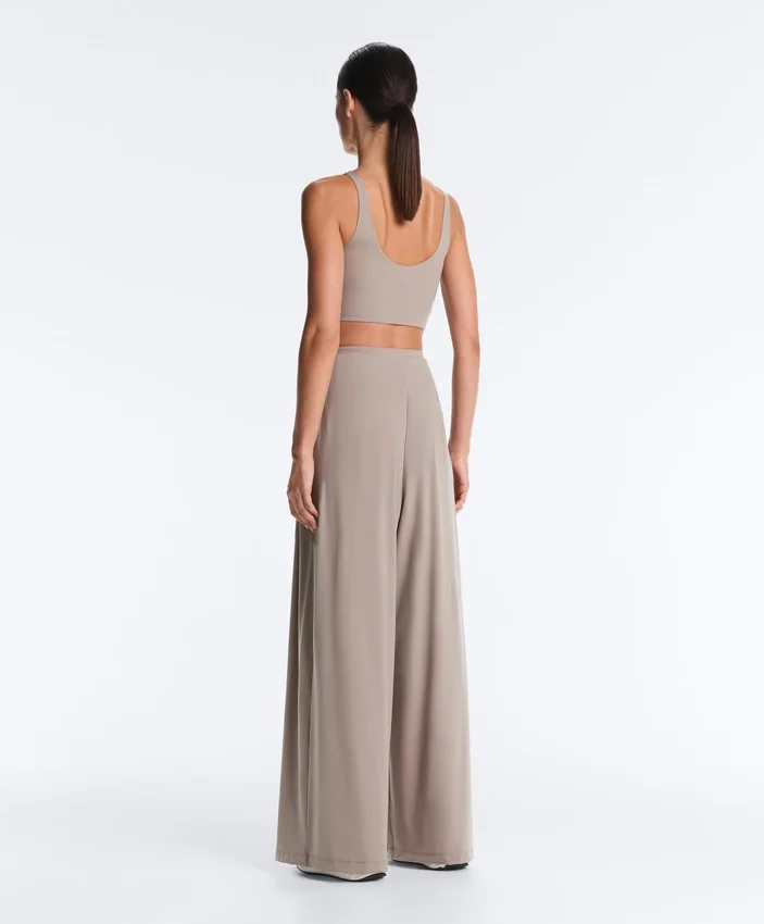 Tops sem mangas cruzada Light Touch Tops sem mangas cruzada Light Touch