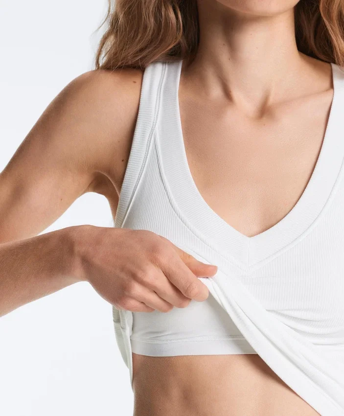 Tops sem mangas em malha canelada com mistura de modal Tops sem mangas em malha canelada com mistura de modal